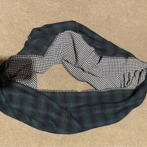 LOFT Green and Black Plaid Scarf